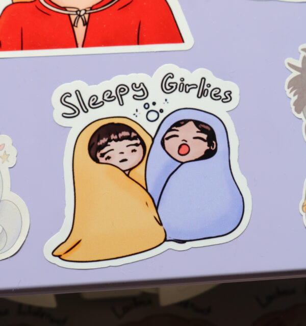 Sleepy girlies - Image 2